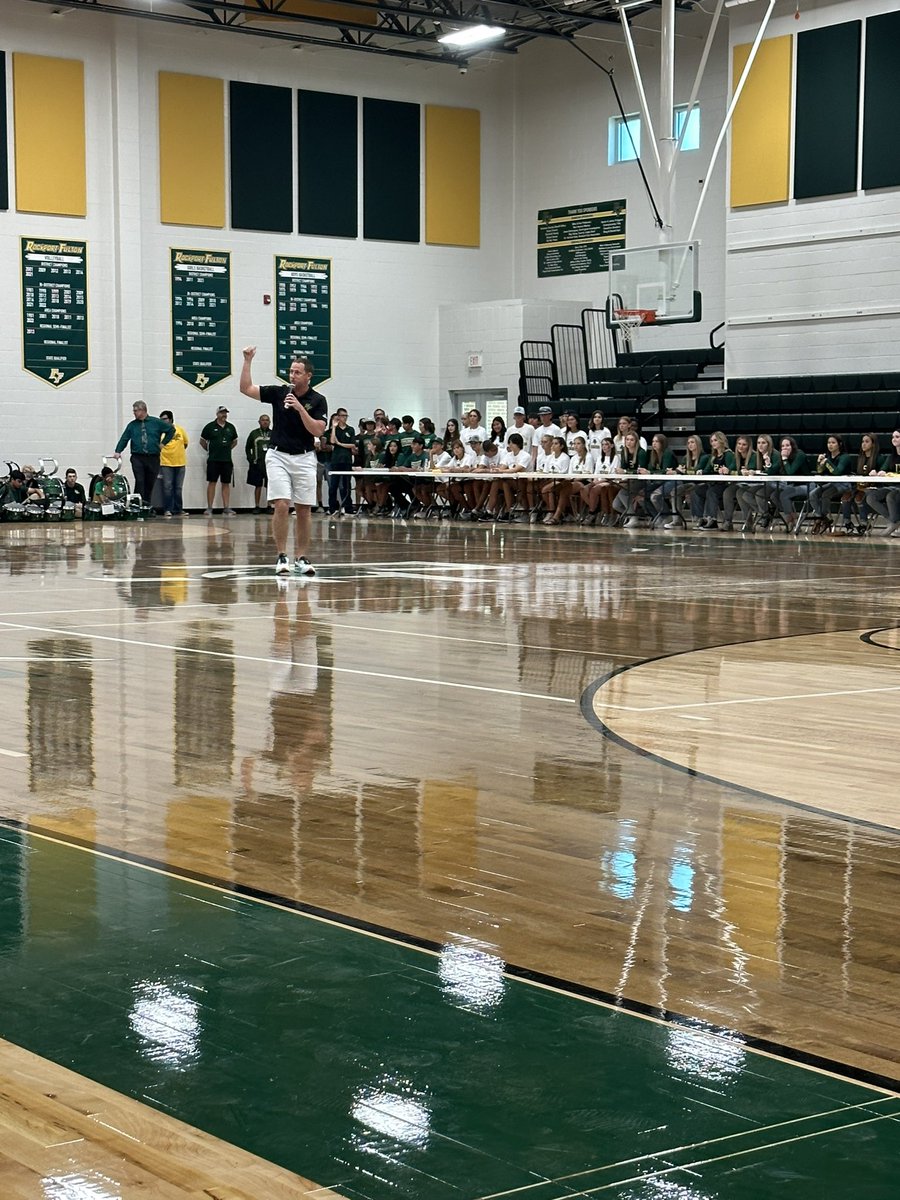 @R_FHSPirates and community showed up last night for Meet the Pirates! 💚🏴‍☠️
Excited to see all the great things from all Pirate staff and students!💚