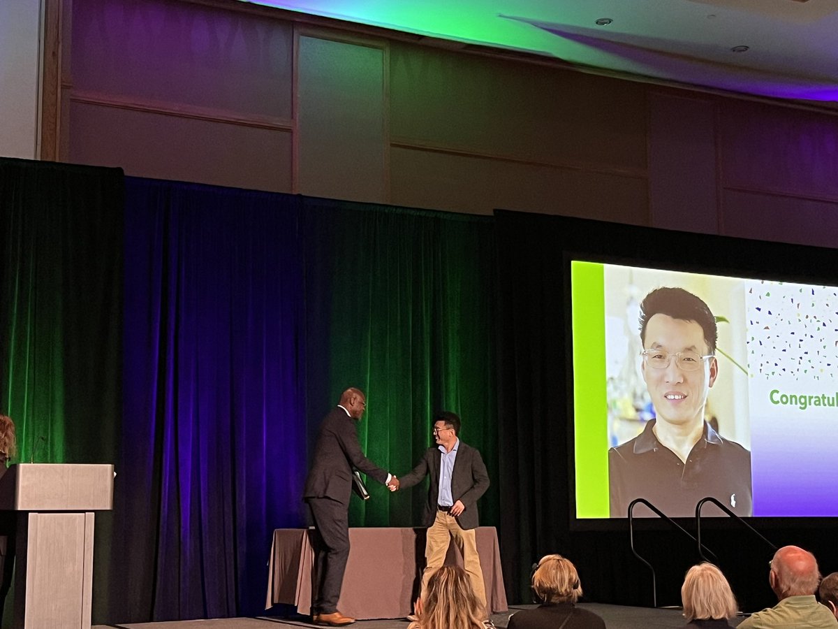 Dr. Nian Wang, the 2023 APS fellow! Congratulations 🎈🍾🎊🎉 <a href="/NWangUF/">Nian Wang</a>