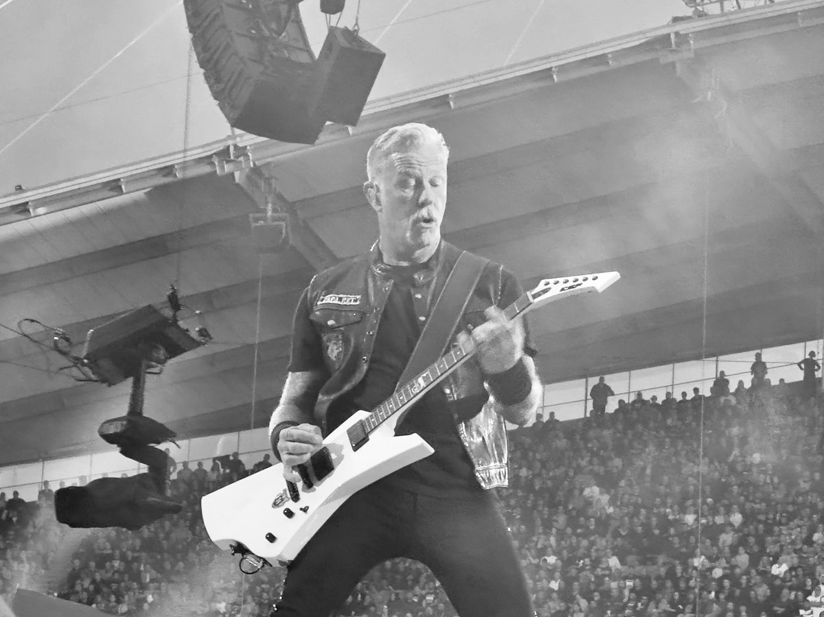 fredrikbackman's tweet photo. @crockpics https://t.co/eF7t9LX24m