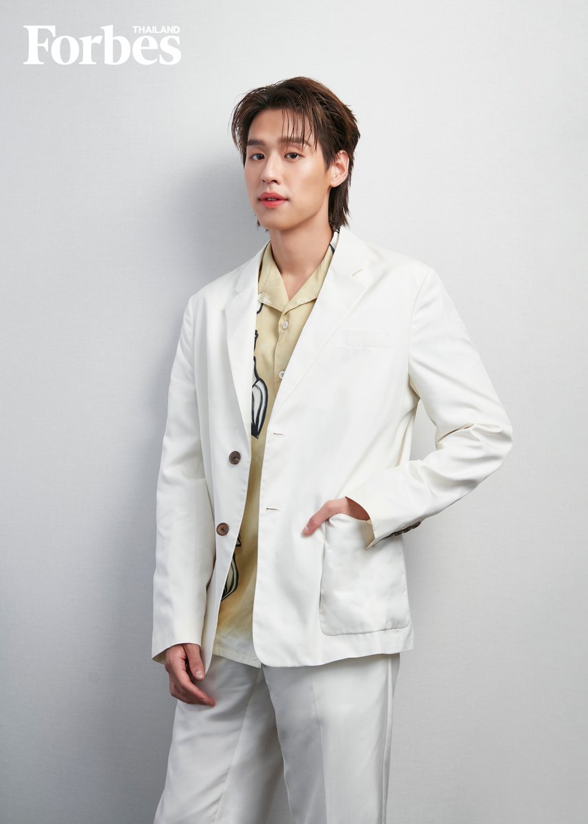 Billkin_Ent's tweet photo. 'บิวกิ้น พุฒิพงศ์' ตัวแทนพลังสร้างสรรค์ของคนรุ่นใหม่ ที่มาเล่ามุมมองในอีกบทบาท นอกเหนือจากในฐานะของนักร้อง และนักแสดงแล้ว คือ บทบาทนักธุรกิจ โดยได้ขึ้นปก Forbes Thailand ในฐานะ The Celebrity 

อ่านบทสัมภาษณ์ของ 'บิวกิ้น พุฒิพงศ์' ในนิตยสาร Forbes Thailand ฉบับเดือนกรกฎาคม 2566

: https://t.co/oqOqmzDRlu

#ForbesThailandXBillkin 
#ForbesThailand 
#Bbillkin