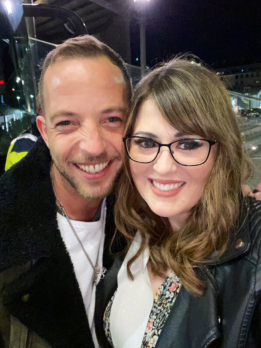 EmilyLBlyth's tweet photo. Happy birthday @JamesMorrisonOK 🍻 have a good one 😘 any excuse to share these photos again 😍 x x x https://t.co/z0ljdv9UwM
