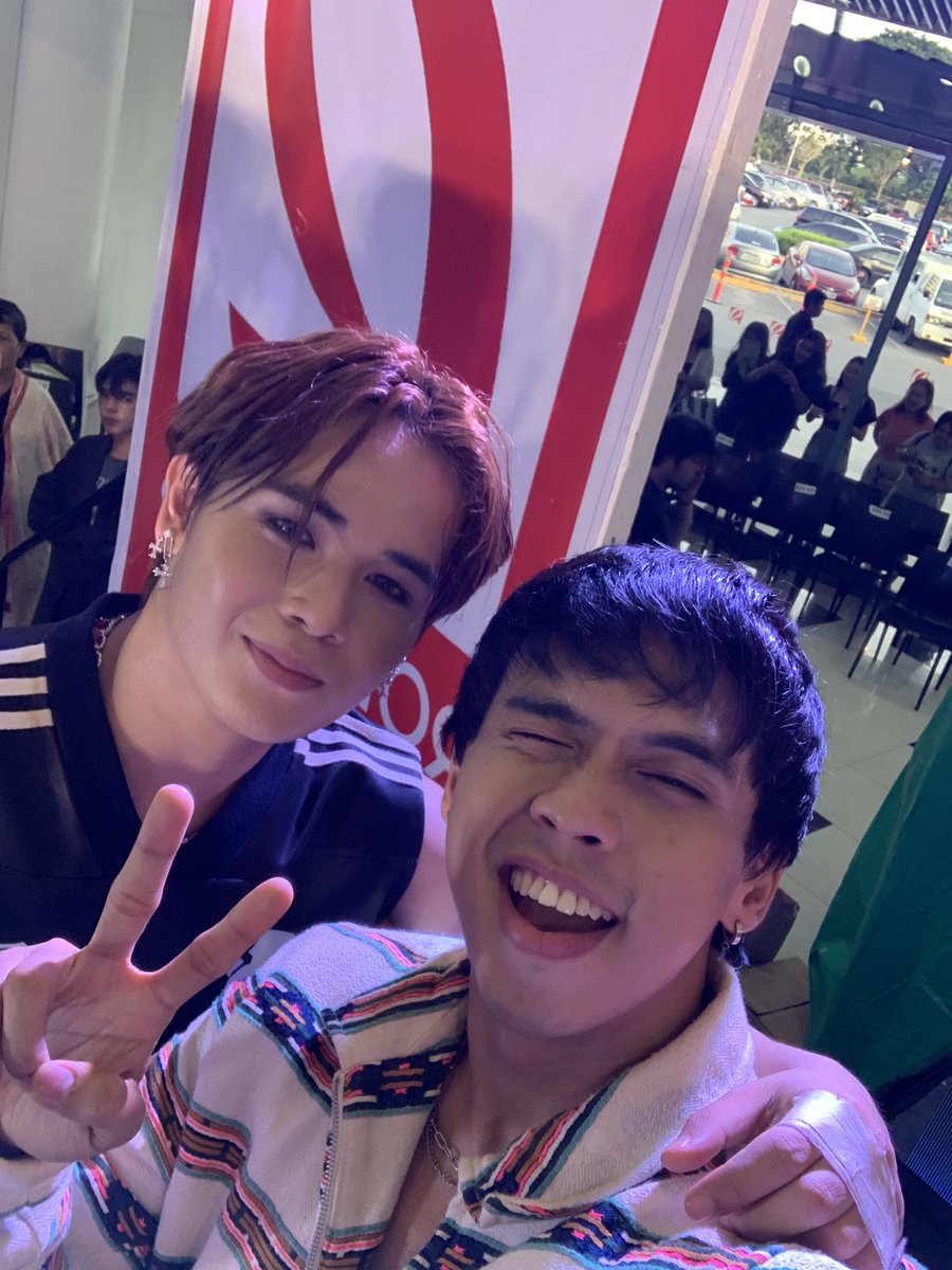 azter_tatin's tweet photo. With @Official_ALAMAT insert Taneo and Tomas 

Grabi ang stage presence 🥹 nakaka starstruck 😭

#ALAMATxPPOPFiesta #TraineeÆxPPOPFiesta 
#TraineeAE 
#PPOPFiestaLipaBatangas https://t.co/VzxkL8RUDM