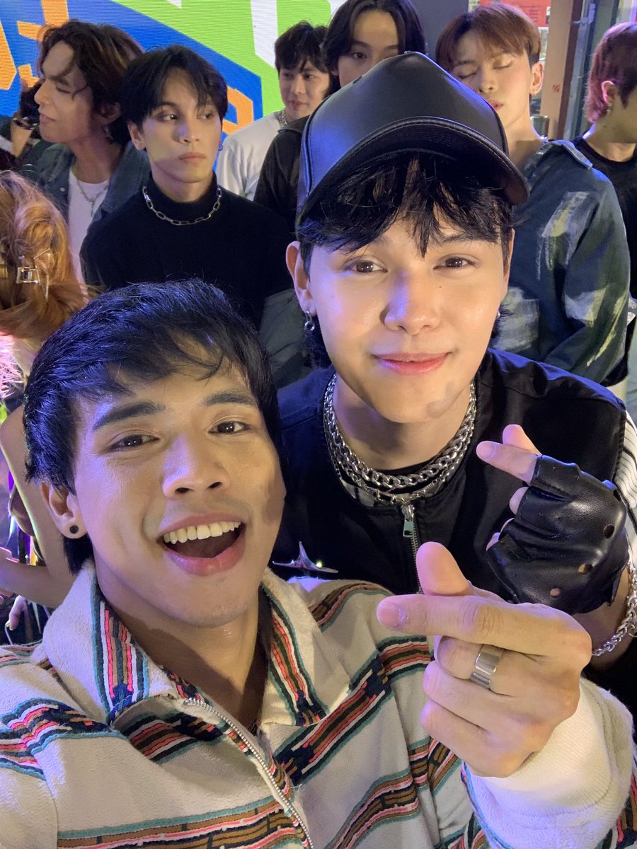 azter_tatin's tweet photo. With @Official_ALAMAT insert Taneo and Tomas 

Grabi ang stage presence 🥹 nakaka starstruck 😭

#ALAMATxPPOPFiesta #TraineeÆxPPOPFiesta 
#TraineeAE 
#PPOPFiestaLipaBatangas https://t.co/VzxkL8RUDM