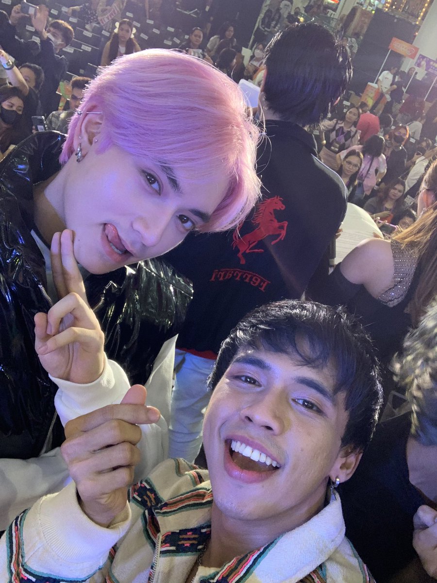 azter_tatin's tweet photo. With @Official_ALAMAT insert Taneo and Tomas 

Grabi ang stage presence 🥹 nakaka starstruck 😭

#ALAMATxPPOPFiesta #TraineeÆxPPOPFiesta 
#TraineeAE 
#PPOPFiestaLipaBatangas https://t.co/VzxkL8RUDM