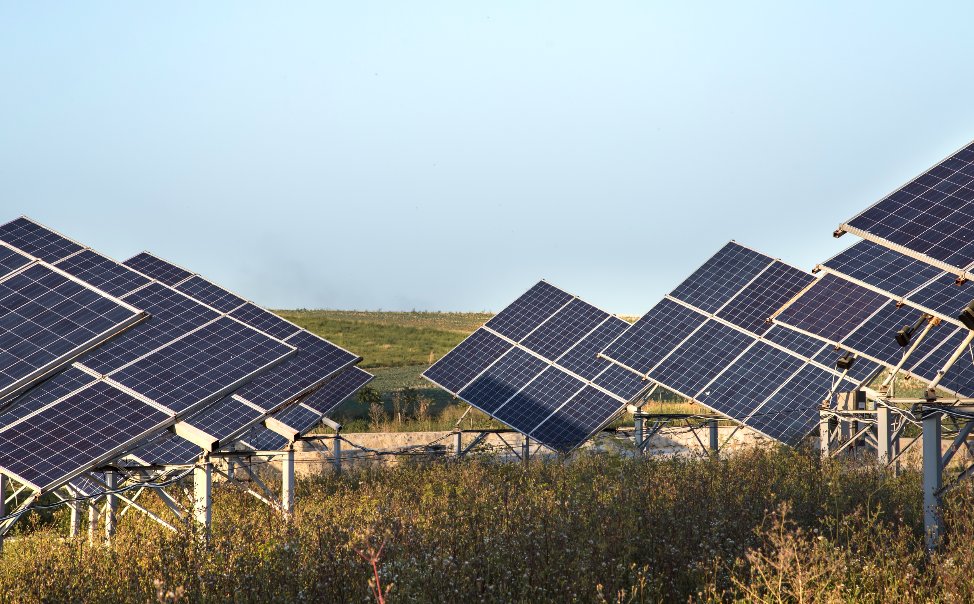 🌍💡 #AfriqueduSud : Création d’un fonds d’investissement de 17 millions de $ pour stimuler les projets privés de production d’#energie #solaire dans le pays. Décryptage. bit.ly/3QhFRX2