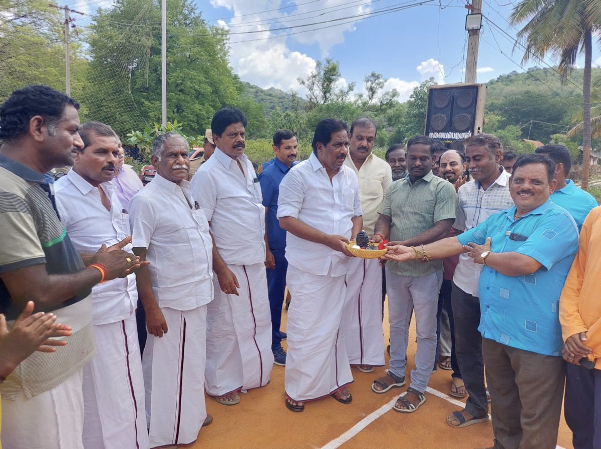 ishafoundation's tweet photo. Hon'ble Minister of Commercial Taxes, Mr. P Moorthy avl @pmoorthy21 graced with his presence as Chief guest in the Cluster level Volleyball match held at Madurai as a part of Isha Gramotsavam.
https://t.co/5TFYvDyREa
#IshaGramotsavam https://t.co/gVy8hNHZc2