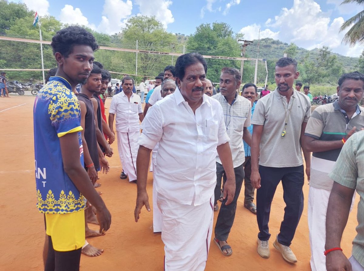 ishafoundation's tweet photo. Hon'ble Minister of Commercial Taxes, Mr. P Moorthy avl @pmoorthy21 graced with his presence as Chief guest in the Cluster level Volleyball match held at Madurai as a part of Isha Gramotsavam.
https://t.co/5TFYvDyREa
#IshaGramotsavam https://t.co/gVy8hNHZc2