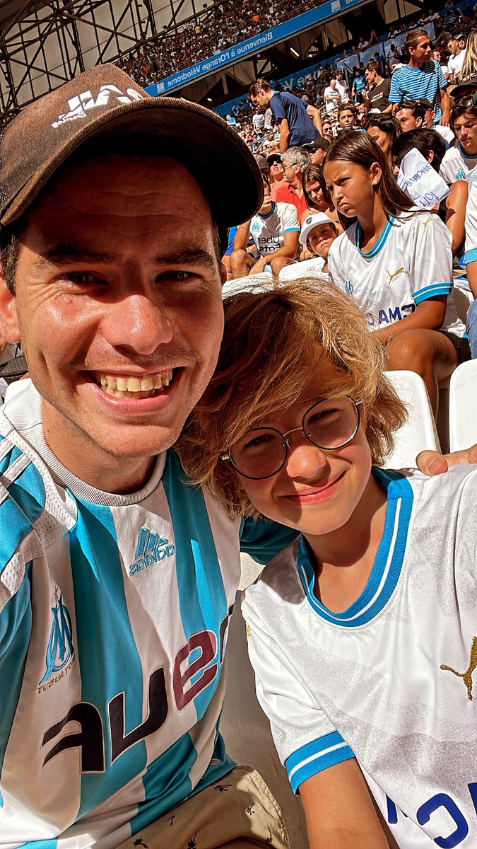 augupir's tweet photo. On a pris le soleil avec plaisir avec le minot 🔵⚪️ https://t.co/WAi2BnThLO