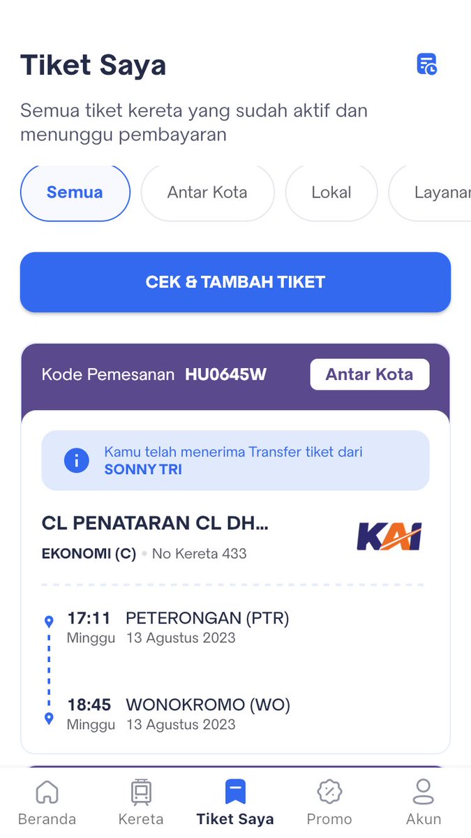utsburair's tweet photo. @KAI121 malam kak, 
Ini saya mau pulang ke Surabaya jadi error gini. Padahal saya nggak kenal dengan orang yg tertera di tiket. Dan saya nggak bisa boarding. Akhirnya saya nggak bisa pulang juga. Mungkin ada solusinya? https://t.co/77Tu8buZVO