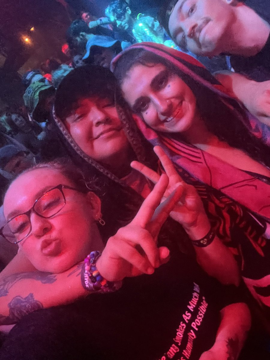 coyrenn's tweet photo. I love them so much!!!! https://t.co/A90kKxAs34