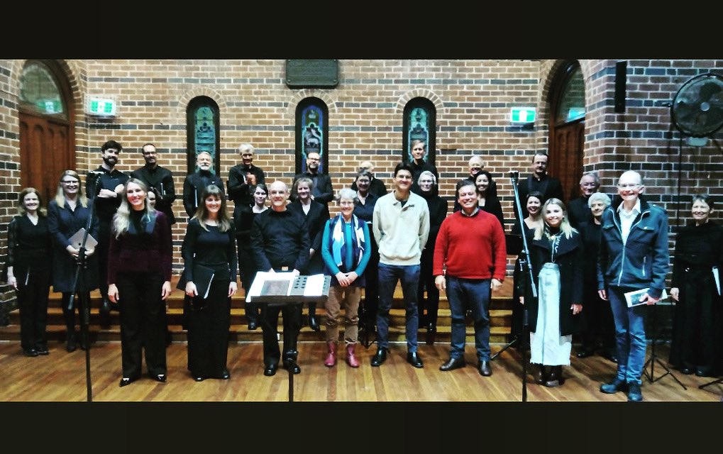 MargTeschMuller's tweet photo. We threw a little composer party & called it a concert. My heart is full.
@coroinnominata
#claremaclean
#alisonduncan #aijadraguns #davidmorris @rojascomposer #timjayatilaka @mattheworlovich
Thanks also to #rossedwards @pulseonapath @sallywhitwell @BrookeShelley_ https://t.co/WGGfKLlDxG