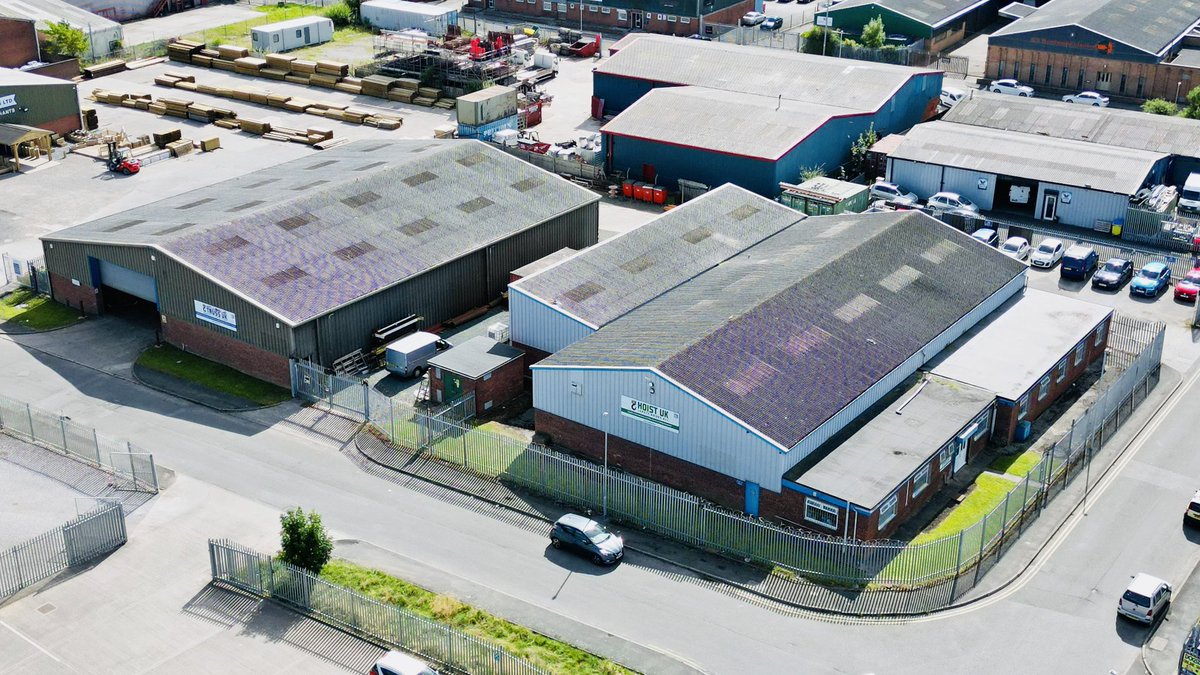 Great aerial shot of the @hoistuk and @trussuk factories courtesy of Lewis Smith #buybritish #ukmanufacturing #ukmfg  #ukengineering #liftingsolutions #liftingequipment  💪🇬🇧 👍