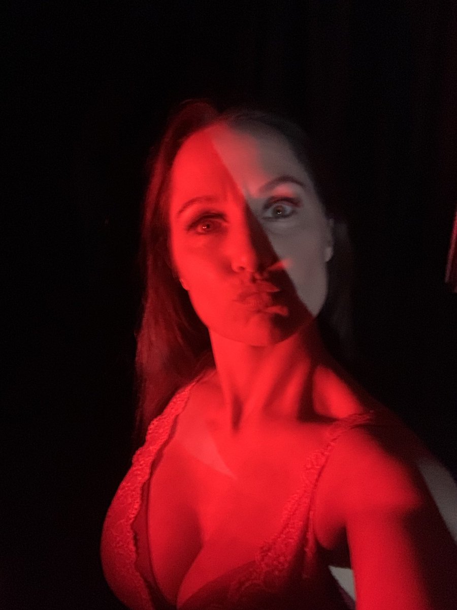 Lucy Tops tweet media