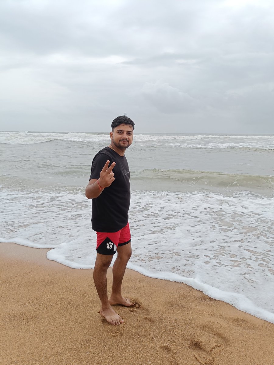 imvikaskohli's tweet image. ⛱️ Candolim Beach

Goa Diaries 🌴🌊😎 with Vikas Kohli 

#GoaVibes #GoaBeaches #ReisMagos #Goa 🌴 #Church #Candolim #CandolimBeach #Anjuna #AnjunaBeach #Beach #GoaBeach  #beachphotography #VikasKohli #beachvibes #Goalove ❤️ #trip #tripdiaries #goodvibes ❣️  #monsoon