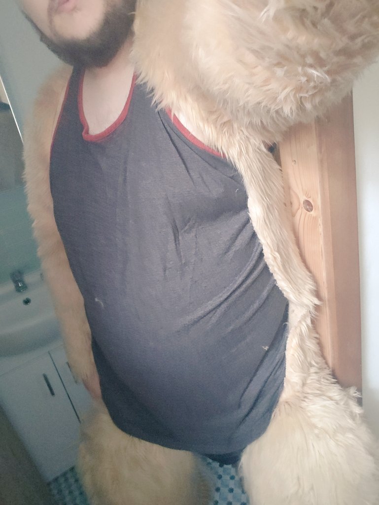And the repairs are underway. DTD for templating my chest and stomach next

The amount of fur removed Vs the amount of fur required is looking to be a lot xD

Finally gonna fix these fucking armpits as well 🙏 

It also stinks of a very dirty cunt
