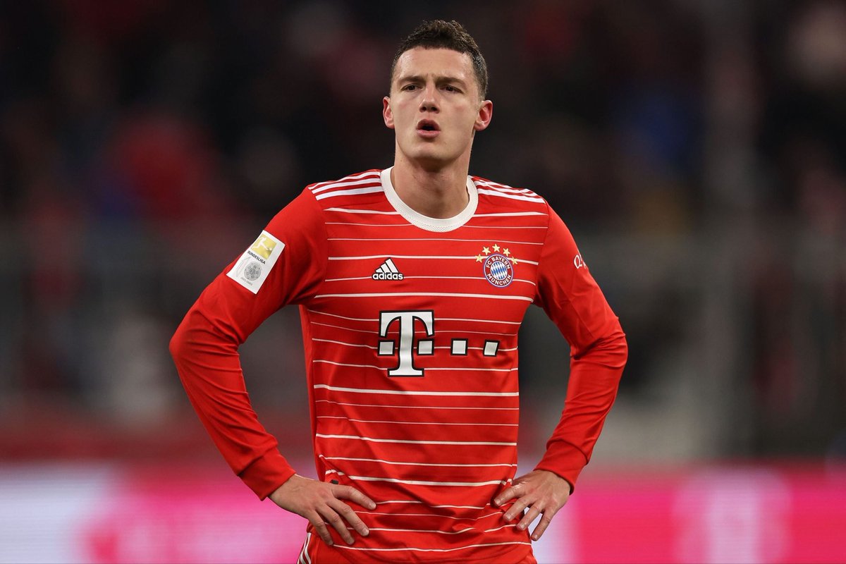UnitedUpdates's tweet photo. 🚨🇫🇷 Benjamin Pavard will fight as hard as possible to get a move to Manchester United from Bayern Munich. [@SkyKaveh] #MUFC https://t.co/xMbrR2ZWlu