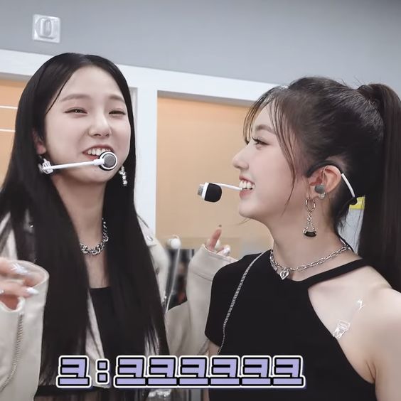 kangyetseo's tweet photo. dearest Yujin eonni, happiest birthday to you!!💗 https://t.co/18oAW2EseB