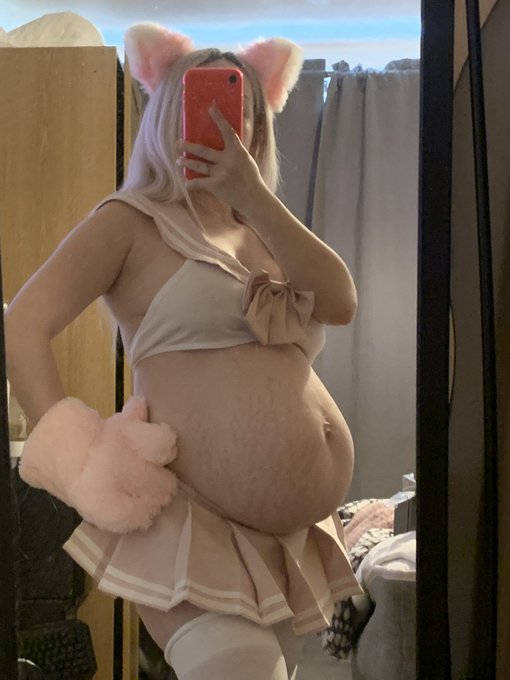 Who likes my new outfit? X https://t.co/LXQuQ9pKNL