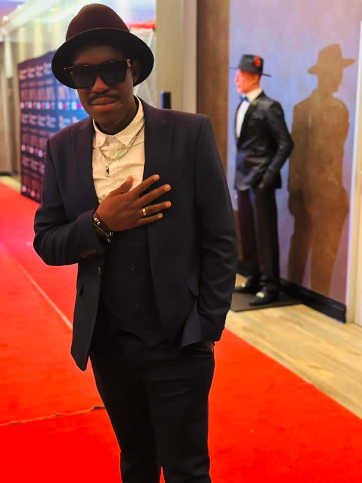 Siar_Maspila's tweet photo. I thank God for life and all the doors he has opened for me. I’ve learned a lot and continue to grow! May I stay humble and within his arm in all I do. #Moribula #EyadiniLounge https://t.co/olv3vsM7VR