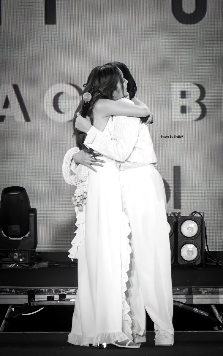freen_brainrot's tweet photo. mother's love🤍

HBD SOLOFREEN DAY1
#SarochaSoloStageD1 https://t.co/tedNqs04PD
