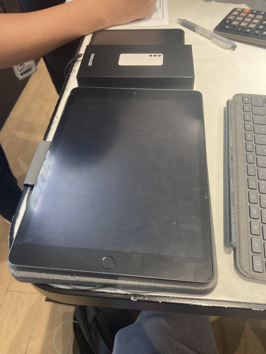 GeraldDeBelen's tweet photo. #goodbyeapple #hellosamsung

Kaso lavender 🥲
Bawiin na lang sa case… https://t.co/MCcrSxxmEZ