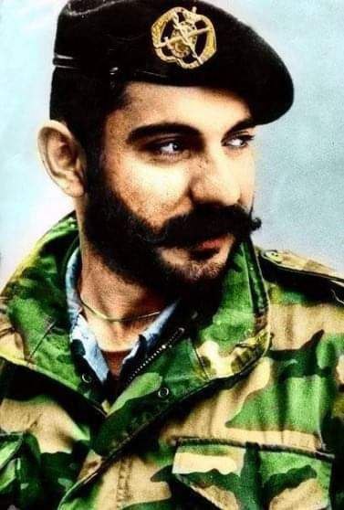 Միայն մեկ «Խաչակիրներ» անվամբ ջոկատ է եղել, որի հրամանատարն էր Կարո Քահքեջյանը։ Նա Սփյուռքահայ լինելով թողեց իր հարմարավետ կյանքը և գնաց Հայաստան` Արցախյան ազատագրական պատերազմին մասնակցելու նպատակով և հերոսաբար նահատակվեց հանուն հաղթանակի։ 

Փա'ռք Սպիտակ Արջի անմահ հիշատակին։