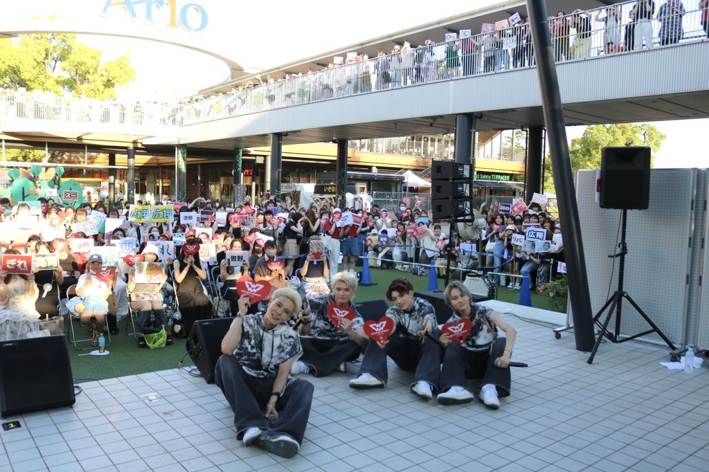WOLFHOWLHARMONY's tweet photo. WOLF HOWL HARMONY 
-iCON Z 夢者修行-

2023.8.13.(日)
【岡山】アリオ倉敷

暑い中お越し下さった皆さま
ありがとうございました🐺❤️‍🔥

明日は
【福岡】筑紫野ベレッサ

なんといっても・・
SUZUKIの誕生日当日です！！！！

皆様のお越しを
心よりお待ちしております🫶🏻✨

#WHH夢者修行 
#WHH https://t.co/CsVJbUW7ww