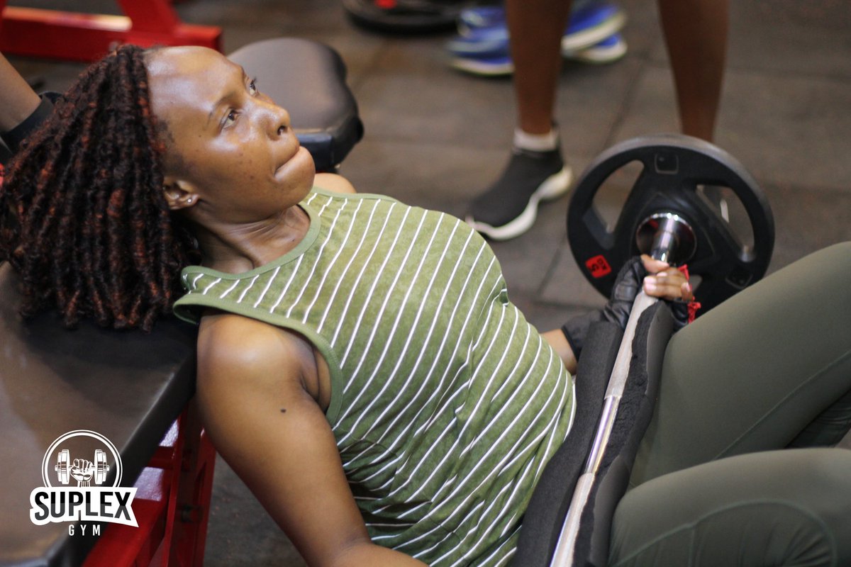 suplexfitnessug's tweet image. Sunday 🥳motivation..What’s Yo✅Fav workout 🏋🏽‍♀️..join the freestyle Sunday drills with the suplex coaches today ✊🏽Open house exercises 🔥🥁
#freestylesunday #gymworkout #wellness #noturusualgym #Twitter #weresuplexfitnessug🇺🇬