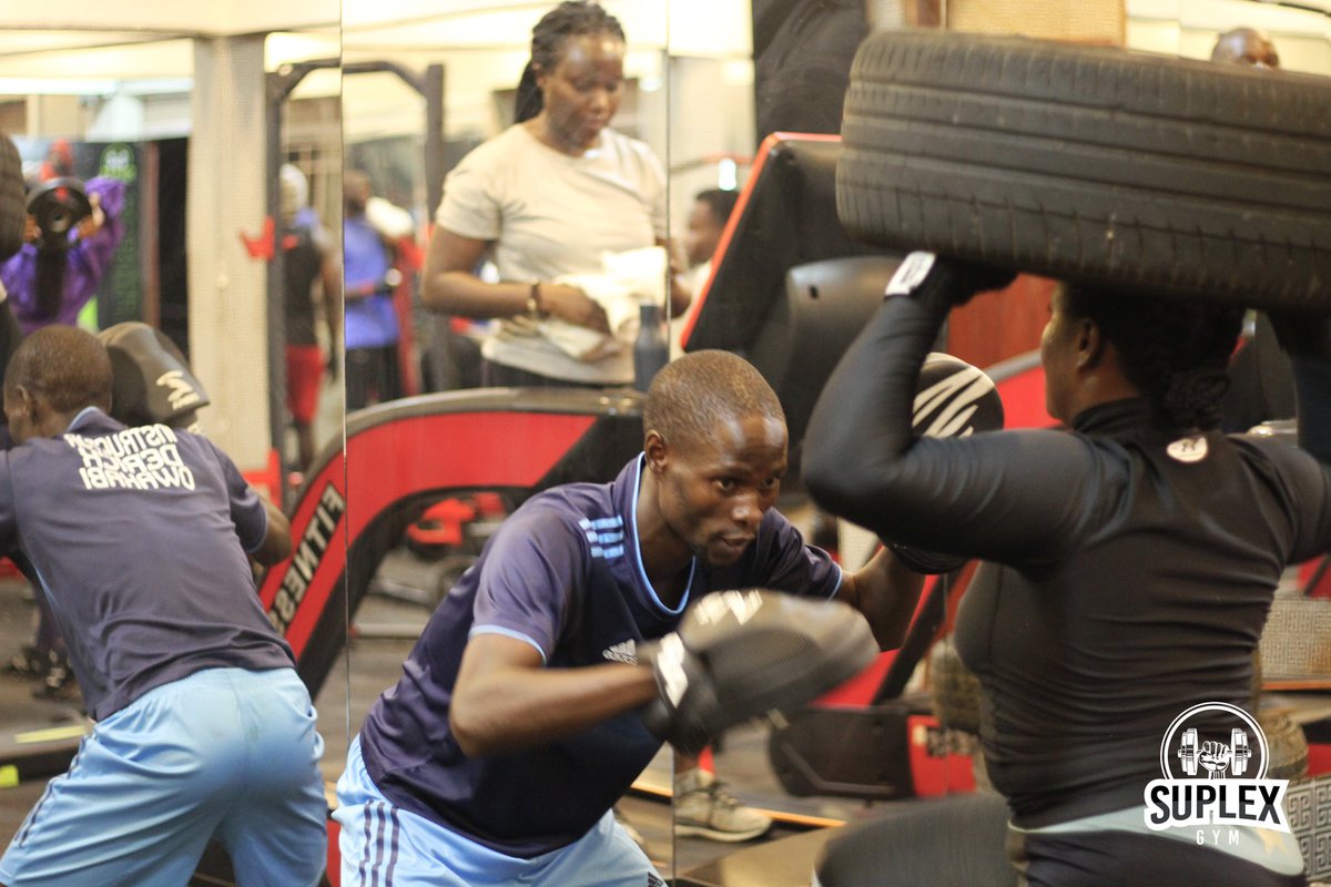 suplexfitnessug's tweet image. Sunday 🥳motivation..What’s Yo✅Fav workout 🏋🏽‍♀️..join the freestyle Sunday drills with the suplex coaches today ✊🏽Open house exercises 🔥🥁
#freestylesunday #gymworkout #wellness #noturusualgym #Twitter #weresuplexfitnessug🇺🇬