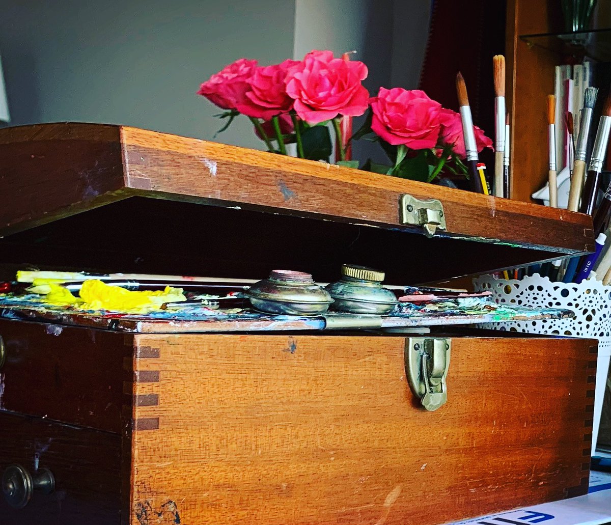 sharedlights's tweet image. Sunday promises to be laborious. The bouquet of #pink roses in progress. Nuances, textures, explosion of #colors, pure pleasure. I don't know if I'll be done by tonight, I'll try. Can not wait to see the result.