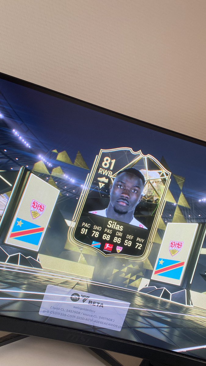 Nadoww13's tweet photo. Should I use him? @DannyAaronsFUT https://t.co/vmSz7a0SaZ