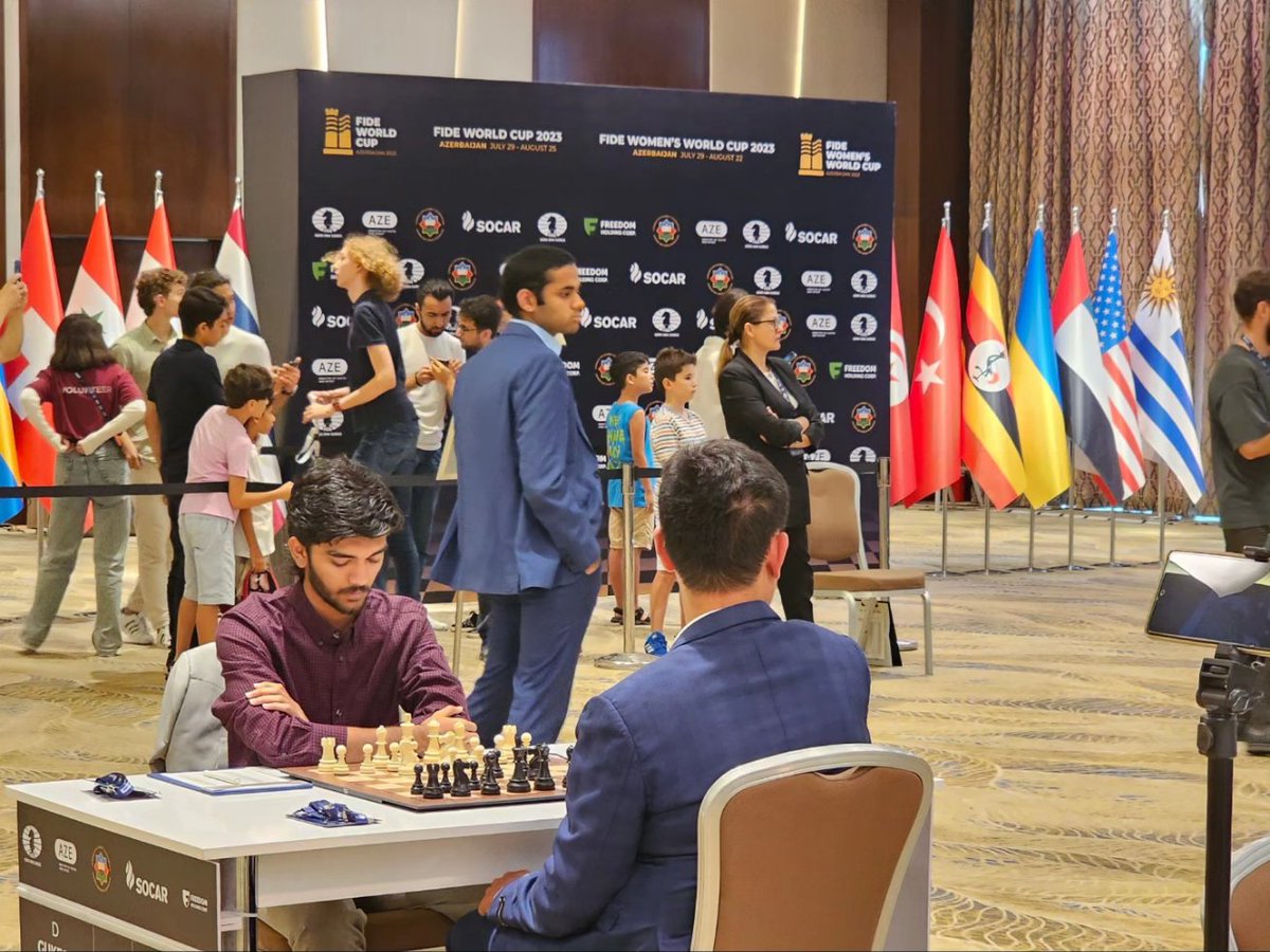 Flycont's tweet image. Round 5. Indian top players Erigaisi and Gukesh are close to reaching the 1/4 finals of the World Cup. Vidit and Pragna are also fighting. The polarity of chess in India is striking #CHESS
#Indiachess