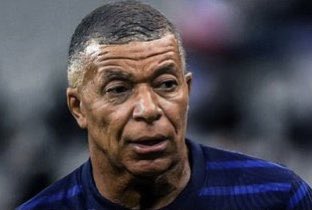 MercatoPlein's tweet photo. 🚨 AOUT 2045 : Kylian Mbappé fait le forcing pour rejoindre le Real Madrid.

#mbappe #psg https://t.co/gTuBW4teix