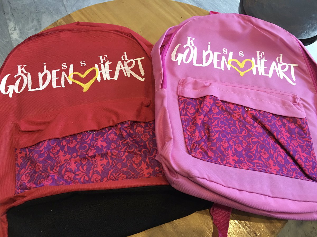 KissEdGoldHeart's tweet photo. Yung 🤸🏽‍♀️ beshy 🤸🏽‍♀️ mong 🤸🏽‍♀️ first time🤸🏽‍♀️sa 🤸🏽‍♀️ print screening 🤸🏽‍♀️ pero 🤸🏽‍♀️ lavarn🤸🏽‍♀️ pa rin. 🤸🏽‍♀️😆

🖐days to go till our ika-pitong Balik Eskwela sa Marabon Elementary School (Balabac Island, Palawan)

#KissEdGoldenHeart https://t.co/XKXko9ZWzE
