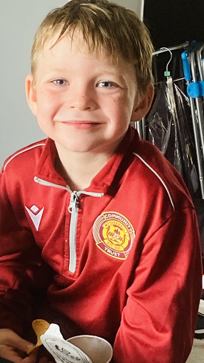 Bragging rights this weekend for this wee dude amongst the goal scoring Jarvie boys.

Kody got 1 goal ⚽️
Dad got 2 goals ⚽️⚽️
Kaleb got 4 goals ⚽️⚽️⚽️⚽️

<a href="/kris_jarvie/">Kris Jarvie 🏴󠁧󠁢󠁳󠁣󠁴󠁿🏴󠁧󠁢󠁳󠁣󠁴󠁿</a> 
<a href="/Kodydj25/">Kody</a>