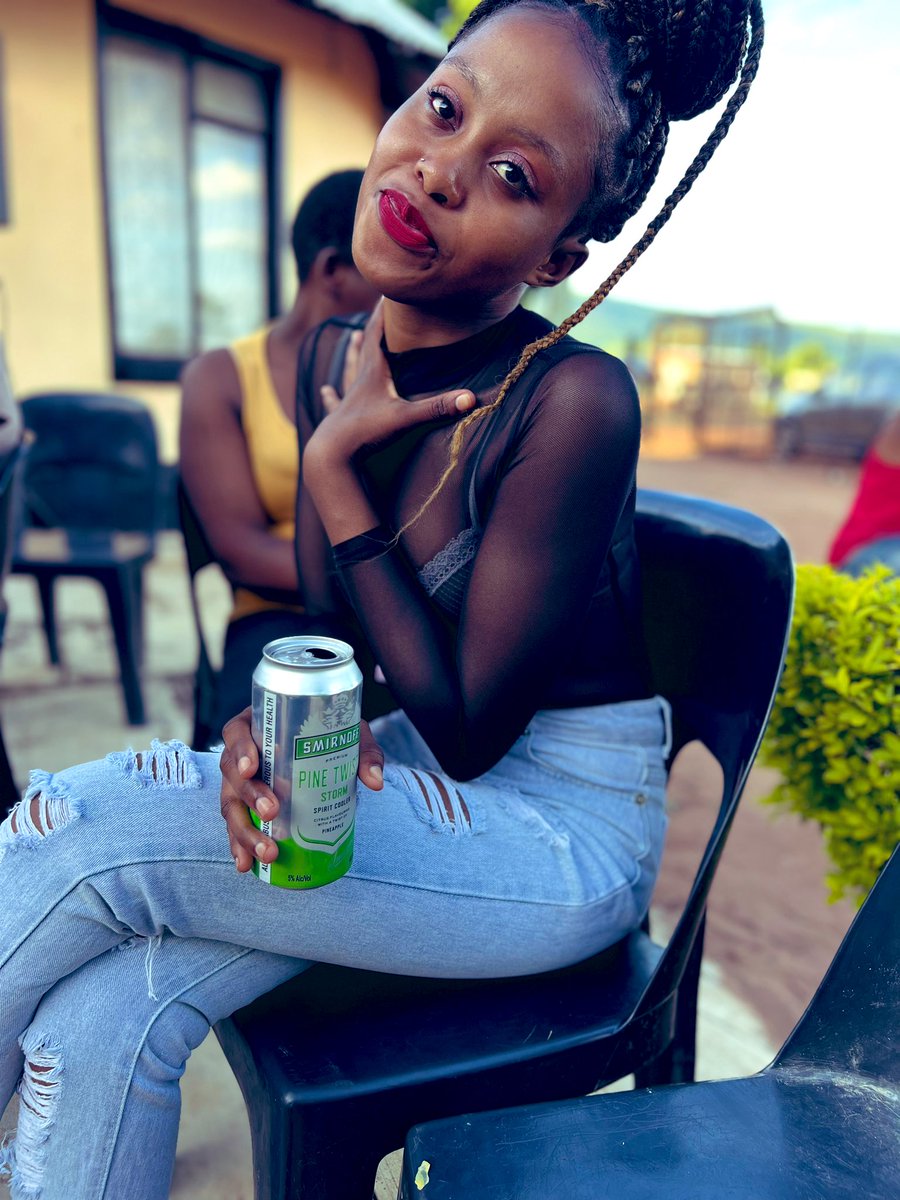 Loniekie tweet media