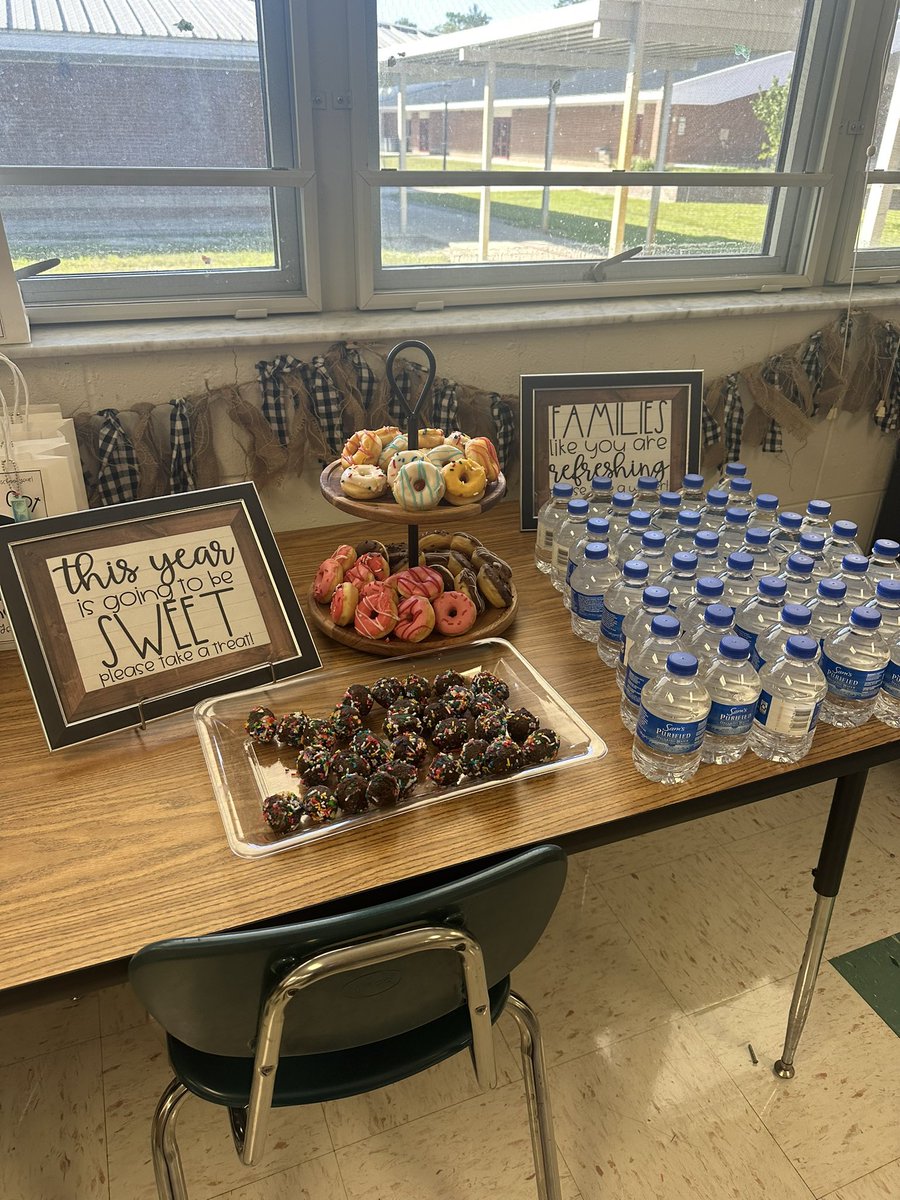 pasch_hannah's tweet photo. Meet the Teacher 2023! So excited to get this year started! #year3 @FreedomVolusia https://t.co/yNyvzuWcYg