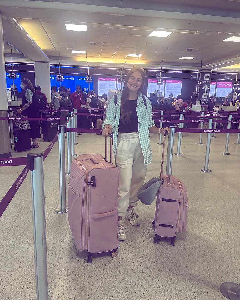 Miss Scott tweet media