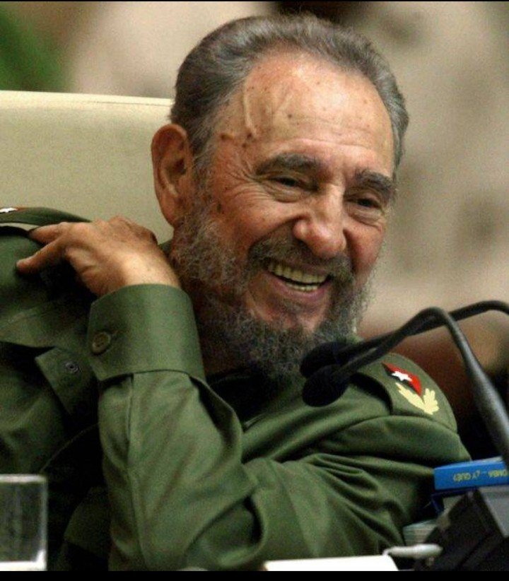 #FidelPorSiempre: “Las ideas son hoy el instrumento esencial en la lucha de nuestra especie por su propia salvación. Y las ideas nacen de la educación. Los valores fundamentales, entre ellos la ética, se siembran a través de ella”. #Cuba #CubaPorLaVida