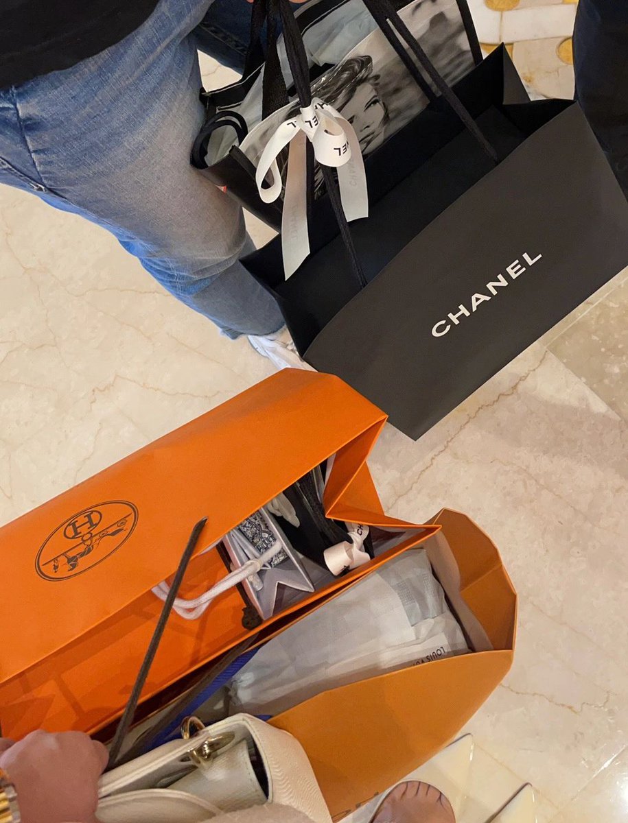 ffkdddkd's tweet photo. Embrace exclusivity and sophistication with my collection of premium goods tailored for refined tastes https://t.co/IqUbRPXoaD