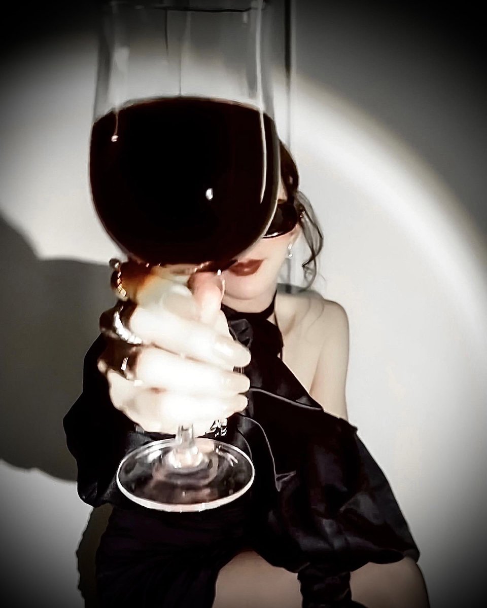Pupooperft's tweet photo. สันติไม่ใช่ทางออก ส้นตีนเท่านั้น
#Cheers 🥂 https://t.co/z1jn81gncg