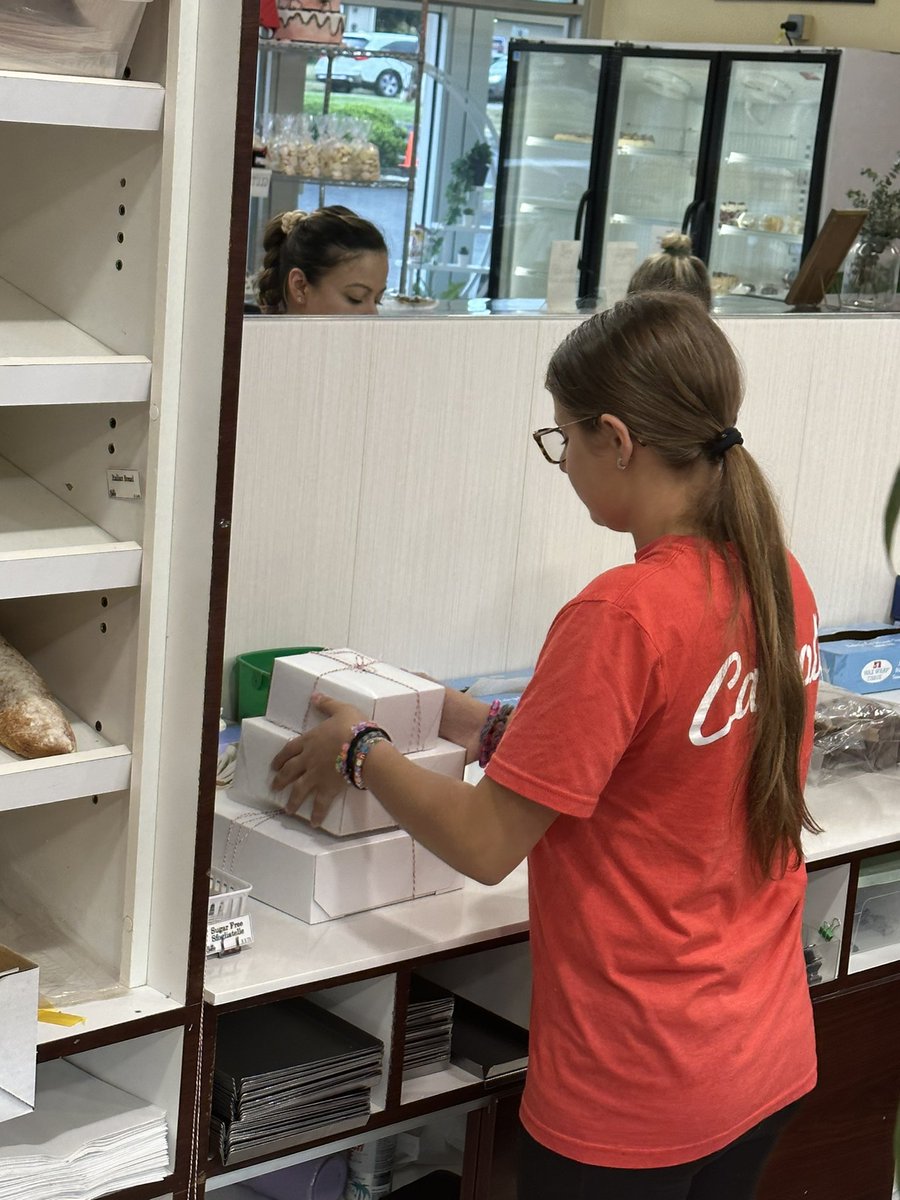 5starcafeFHS's tweet image. Today’s Culinary Internship Feature: Amelia L. an upcoming junior in the Culinary Program, is working at Brunos Bakery in Freehold. Cash handling, customer service, and hard work ethic are her attributes. Amelia can also be seen scooping fresh Gelato! Great job! #WBL #FRHSD