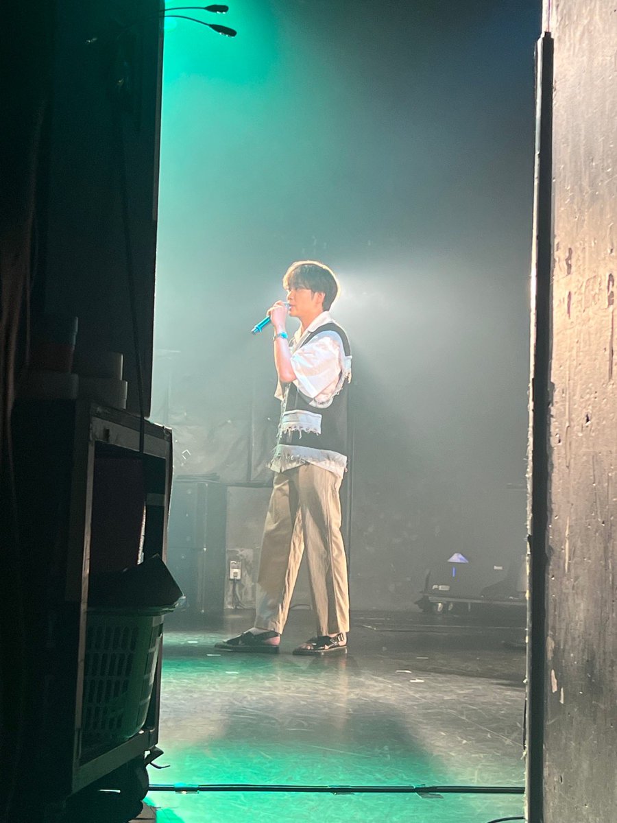 yuma_umstaff's tweet photo. 「カーテン」リリース記念ミニライブありがとうございました！

みなさん楽しんでいただけましたか？
お足元に気をつけてお帰りください😌

また次のイベントもお楽しみに♪ https://t.co/ag718lKuuY