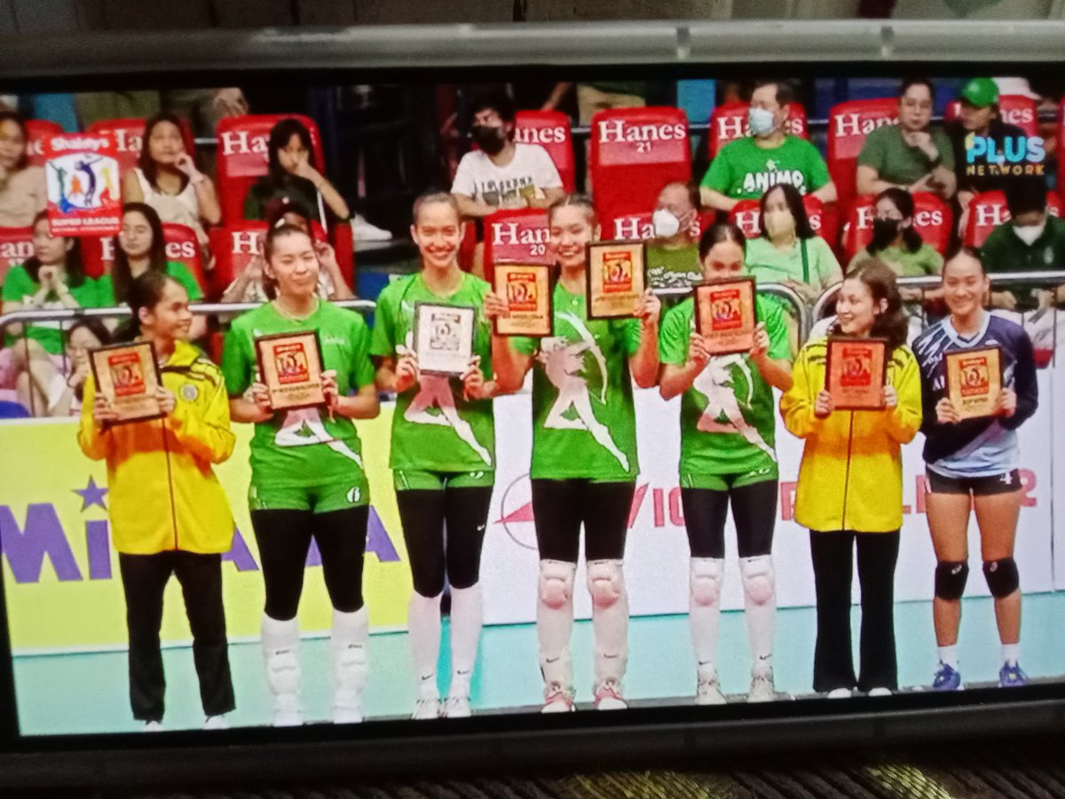 juvydelrosario's tweet photo. Congrats DLSU lady spikers ๐๐๐๐@AlvaLaput #shevana, @alleiaaaah @thea_gagate @ProvidoAmie https://t.co/Y0z89qQjsN