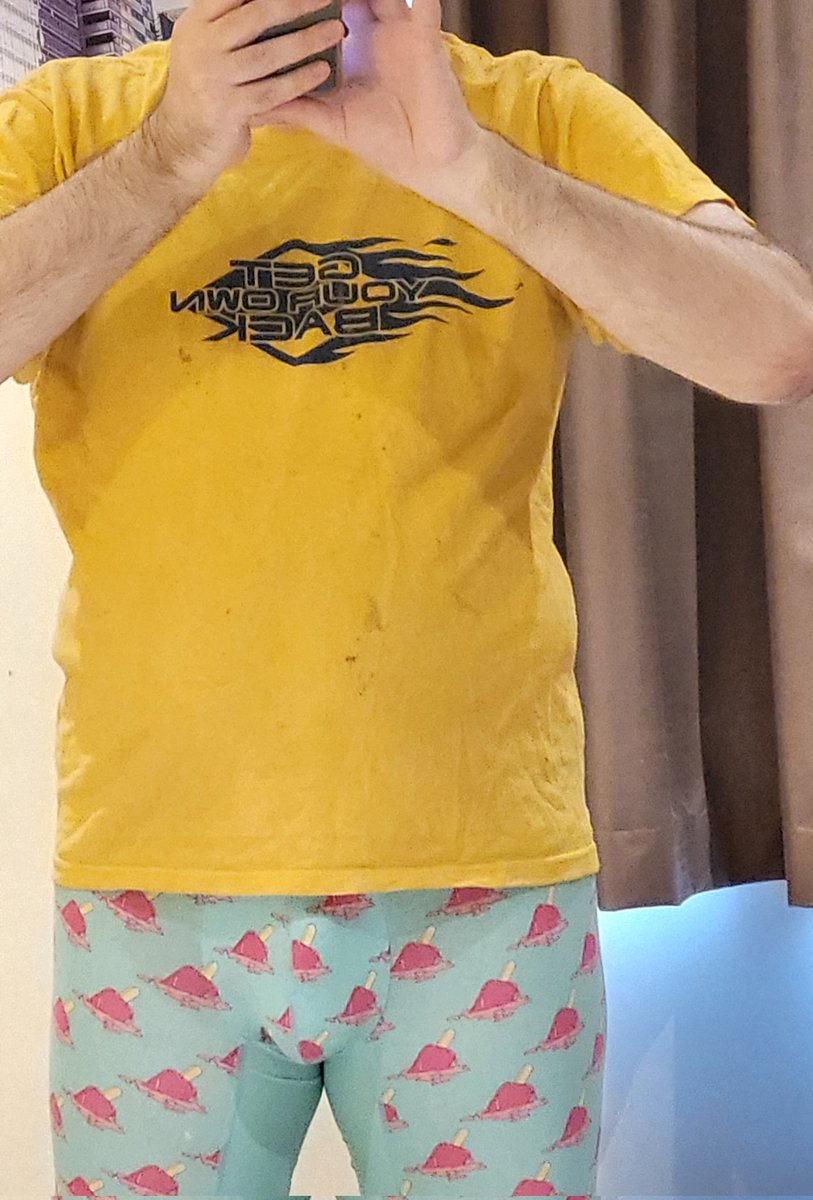 Don't eat much for a couple of days, walk lots (30000+ steps a day) and my belly seems biigger. Not ideal when it's going in latex soon! Backup outfit on standby for #Splat