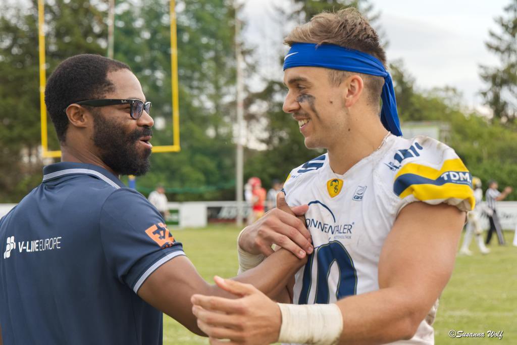 Coachksteward's tweet photo. Big thanks to the Hildesheim Invaders for an amazing coaching experience in Germany! Learned tons and loved every moment. Shoutout to Coach @Coach_MHerford for the guidance and support. The experience was an absolute game-changer, allowing me to level up my coaching skills
#OMOG https://t.co/4m1LagfsPq