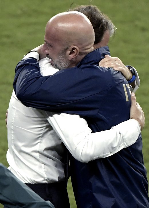 #Mancini si è dimesso da ct della Nazionale.
<a href="/Azzurri/">Nazionale Italiana ⭐️⭐️⭐️⭐️</a> Grazie per quello che ci avete regalato.