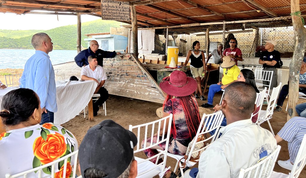 Los Conppa, @Cenipa_ciencia <a href="/inea_venezuela/">INEA</a>, <a href="/InparquesVzla/">Inparques Oficial</a>, Instituto Oceanográfico de Venezuela, Instituto de Estudios Avanzados, y demás integrantes de la comunidad científica trabajan en unión perfecta en este plan piloto por órdenes del pdte <a href="/NicolasMaduro/">Nicolás Maduro</a>.
<a href="/Jcloyo/">Juan Carlos Loyo</a>