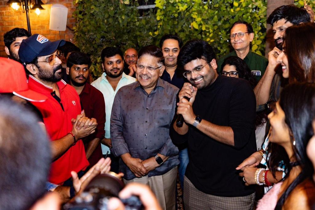 SureshPRO_'s tweet photo. Celebrating success with a gift of 1 Episode FREE 🚚
Here are some moments from the success party of #DayaaOnHotstar.
Streaming now, only on @DisneyPlusHSTel.
#JDChekravarthy @YoursEesha @nambessan_ramya
@kamalkamaraju @pavansadineni @mayankparakh19
@paruchuri6969 https://t.co/bkwTVa7wGl