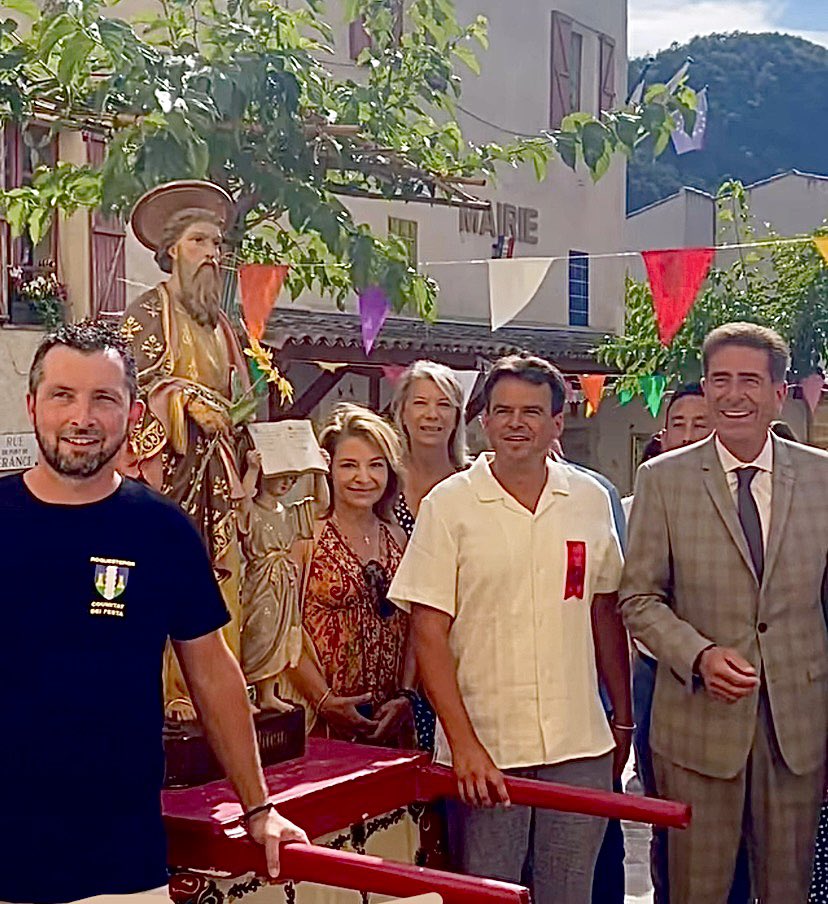 MarikaRoman's tweet photo. Fête patronale de la Saint Matthieu, merci à Danielle Chabaud maire de #Roquesteron et son équipe pour ce moment de convivialité. C’est toujours un plaisir de retrouver les beaux villages de notre enfance 🏞⛰🏡 🇫🇷 #fetesdevillage @AlpesMaritimes https://t.co/aCgMbbtKSO